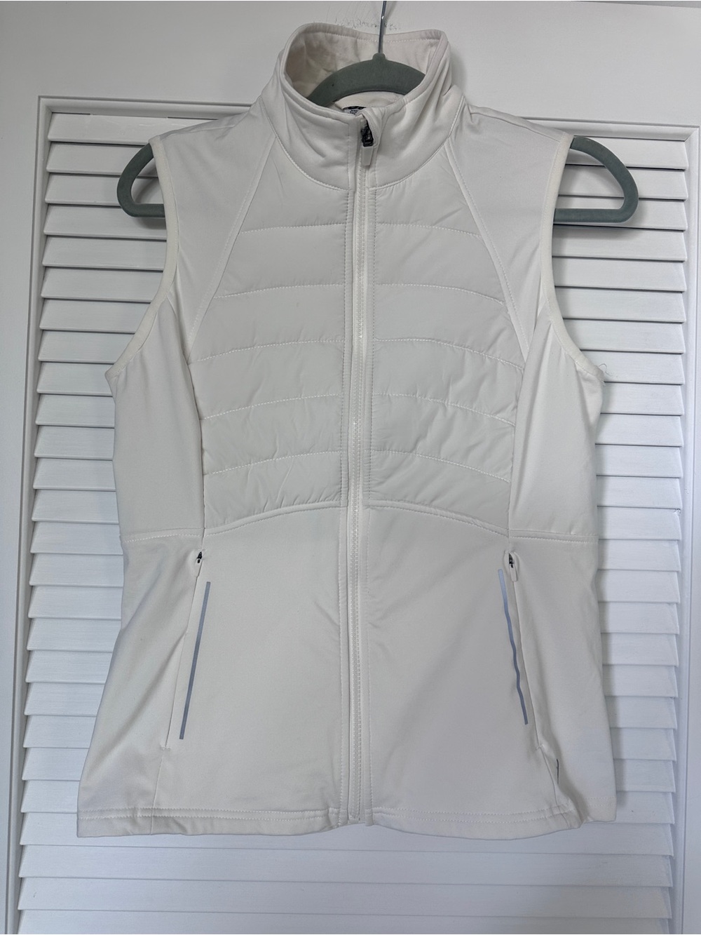 ASICS Women’s White Quilted Hybrid Running Vest Full Zip Reflective Size M